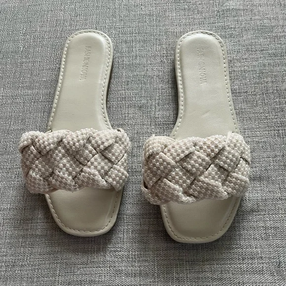 Pearl Sandals Ivory Size 7.5 - Picture 3 of 6